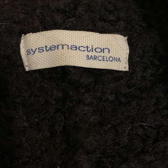 Soft wool sweater - Picture 4 of 7